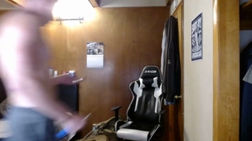 Cowsgomoo101  04-09-2021 video footjob